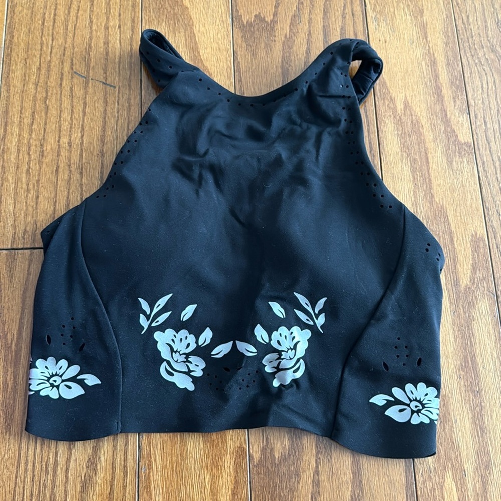 Athleta padded cropped tank